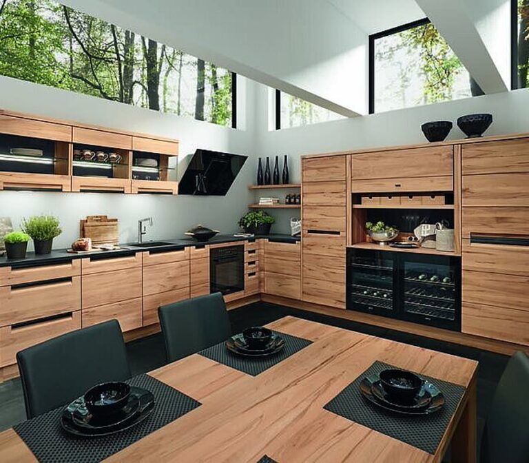 Holzküchen in Dresden: Massivholz, Furnier oder Holzoptik 32 Decker-Küche des Programms Vicenca in Kernbuche, bianco geölt